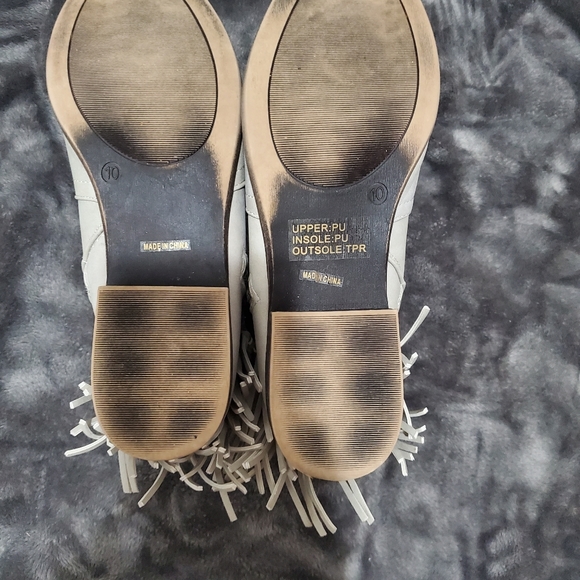 Zipper detail stone colored fringe booties - Picture 4 of 5